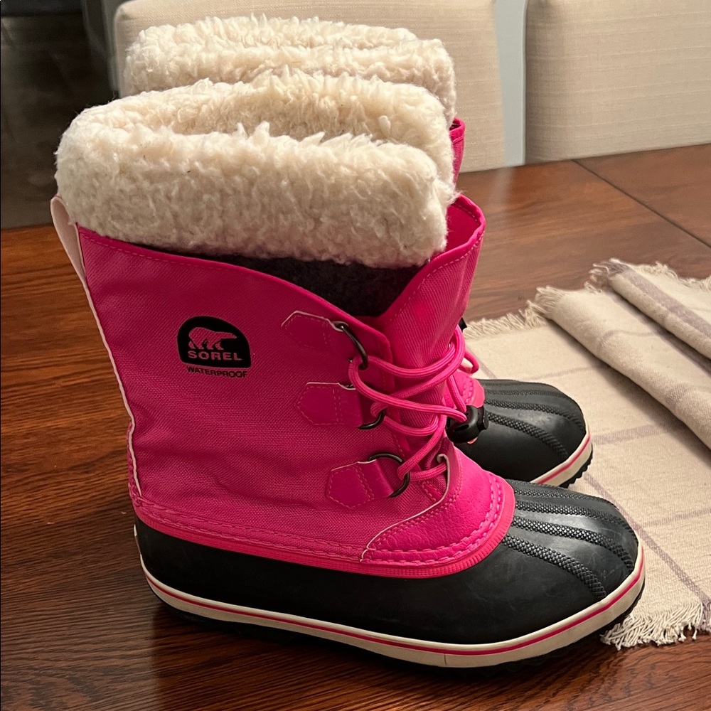 Sorel Fuchsia and Black Snow Boots